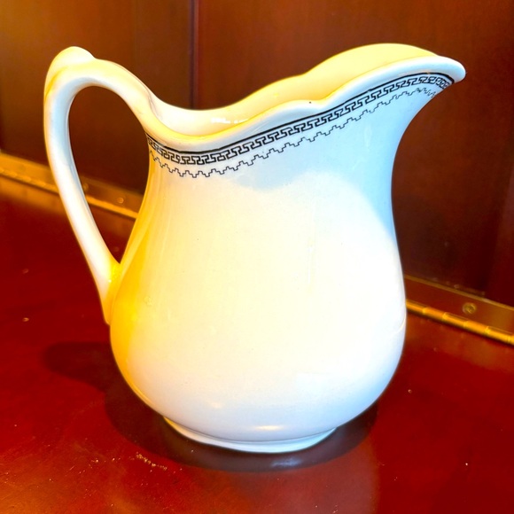 LA VAJILLA OTAOLAURRUCHI Y HERMANO Ironstone Jug - Picture 1 of 7